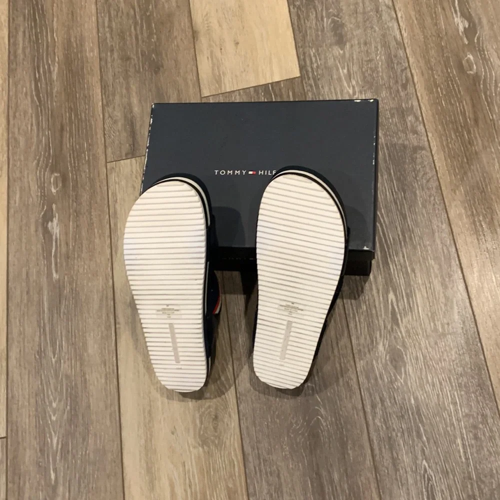 TT: Tommy Hilfiger Brysony Platform Blue White Red Strap Slides Sandals - Picture 7 of 10